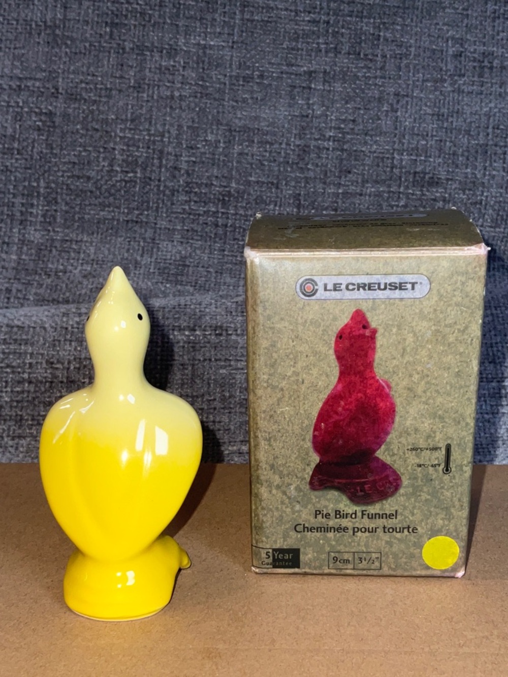 Le Creuset Stoneware Pie Bird